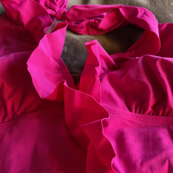 Merona one-piece with tummy control - Picture 4 of 4